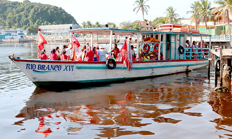 Reunindo fiéis, Folia do Rio Acima acontece neste domingo (03)