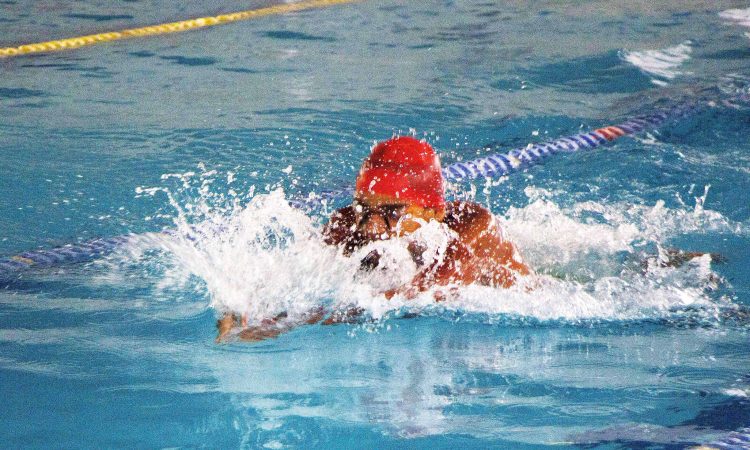 Complexo Harry Forssell abre 437 vagas para aulas gratuitas de natação