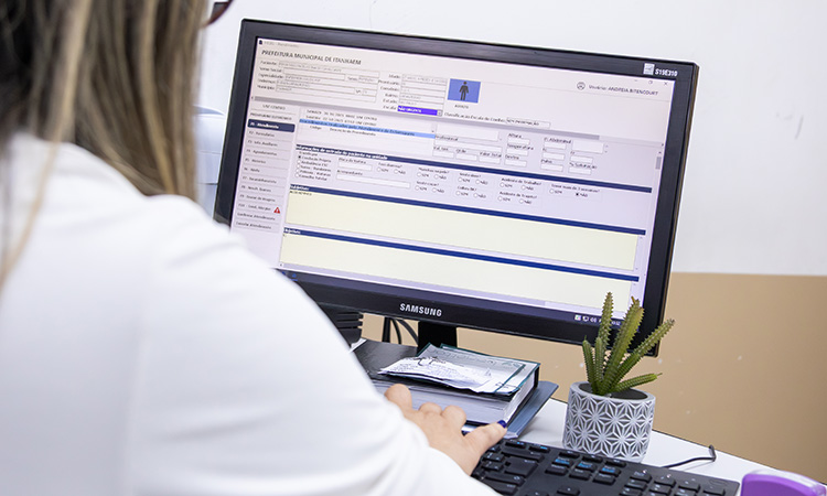 Saúde em Itanhaém implementa sistema de prontuário eletrônico em nove USFs