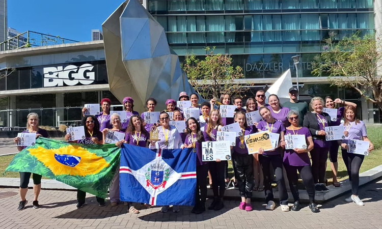 Ballet de Itanhaém é destaque na Argentina e recebe homenagem na Prefeitura