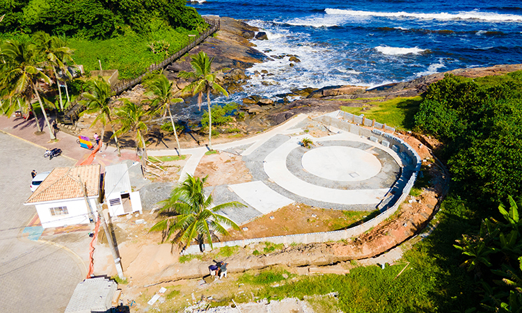 Novo Mirante do Morro do Paranambuco / Itanhaém segue em construção